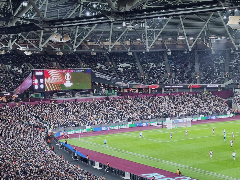 拉斯维加斯及全球多站开打！2026-27 UFC终极格斗冠军赛中国区正规直播渠道与核对开赛时间与直播时差一览